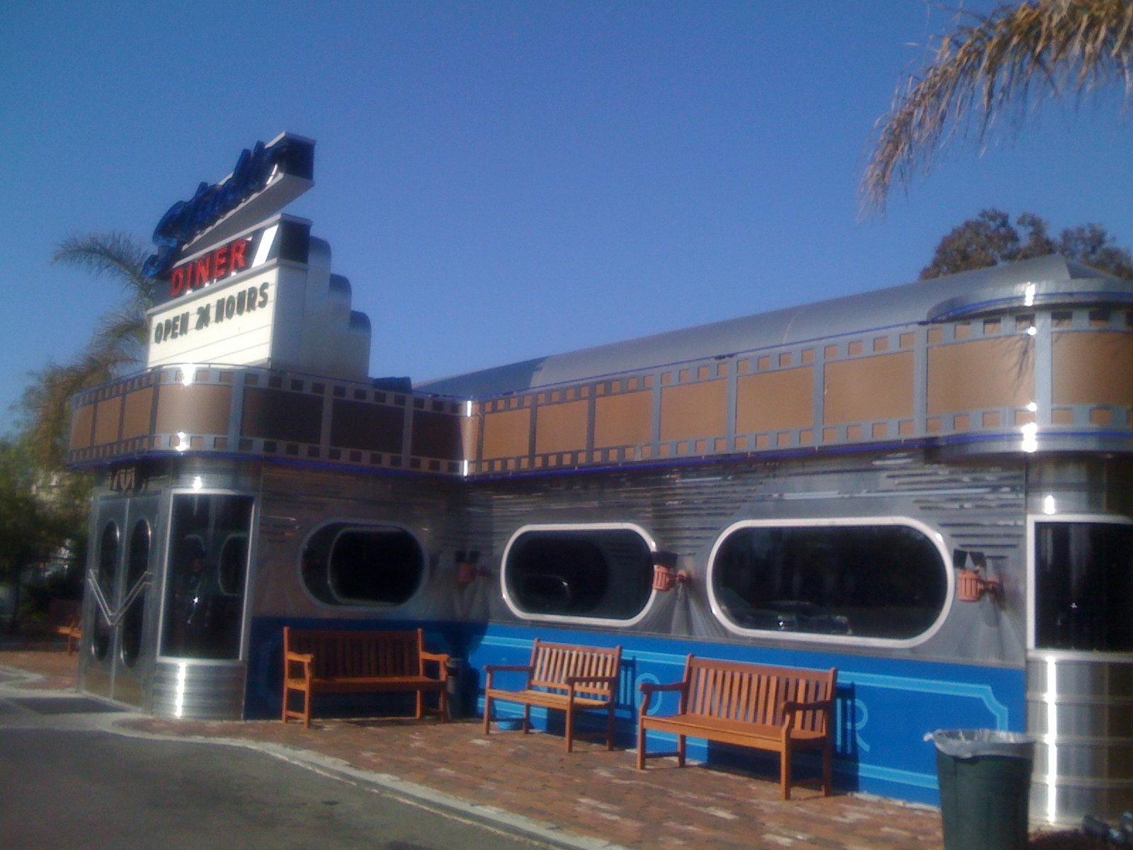 Eat All the Time 2010 Tour Studio Diner! (Open 24 Hours!)