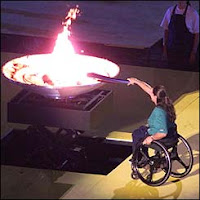 Louise Sauvage allume la flamme