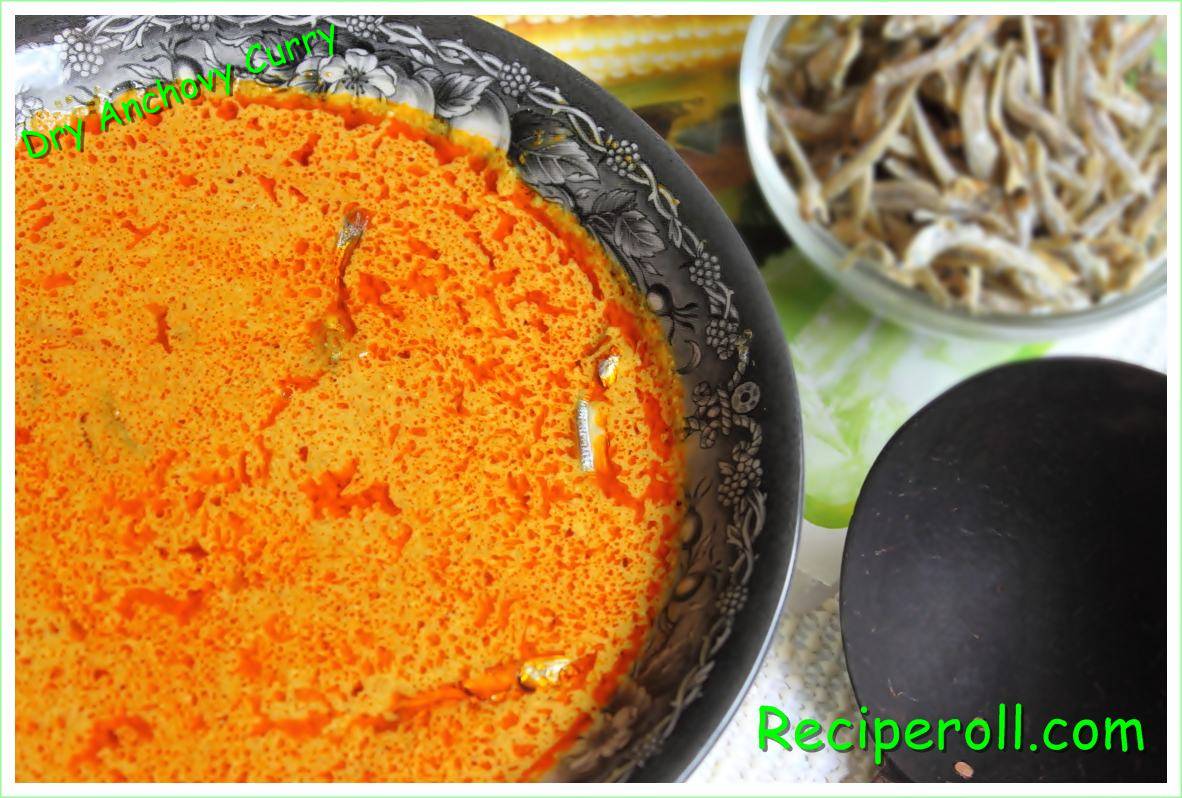 Thai Inspired Dried Anchovies Curry / Unakka Meen curry