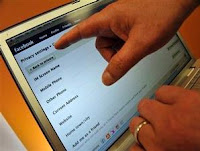 PNS Dilarang Facebook-an dari Pukul 08.00-13.00 PNS Dilarang Facebook-an dari Pukul 08.00-13.00