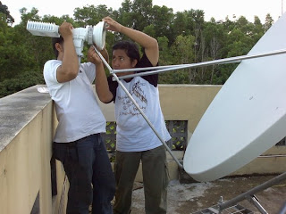 Foto Instalasi V-Sat IIX Di Kota Tarakan Oleh Staf DTP