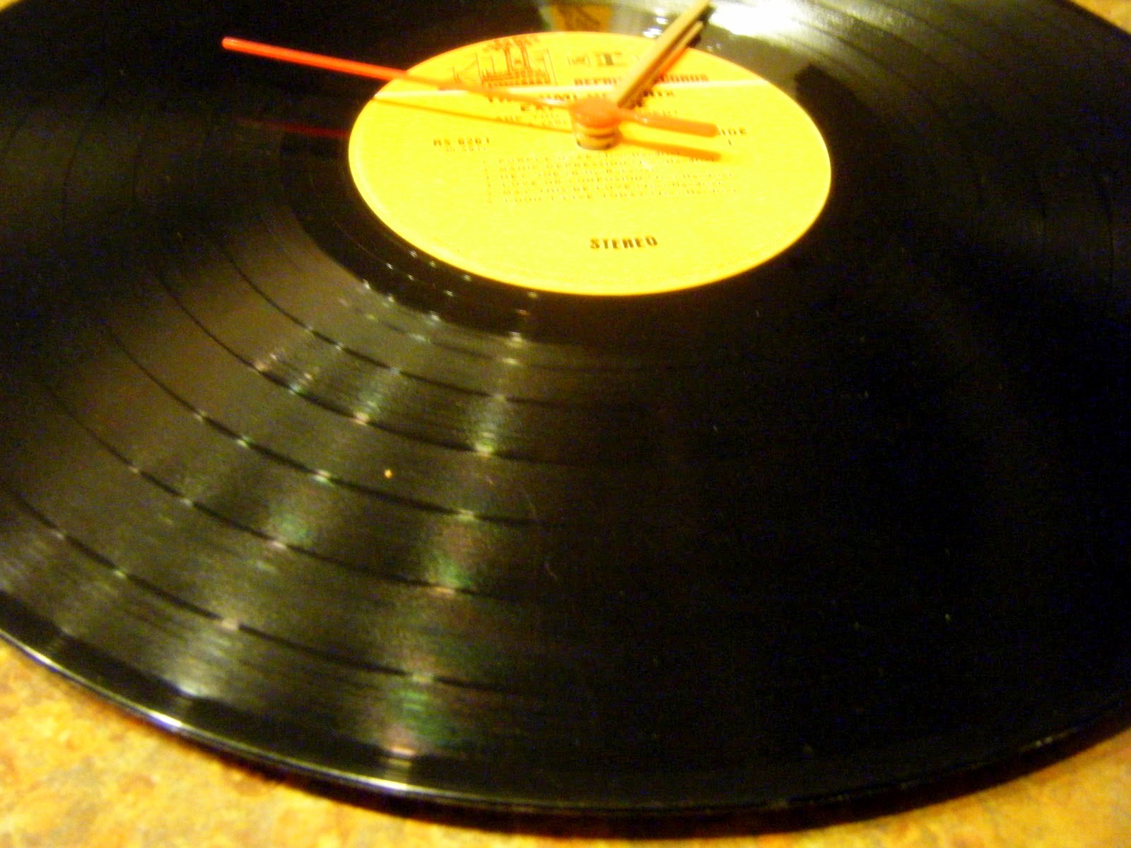 You Seriously Made That!? Vinyl Album Clock Tutorial