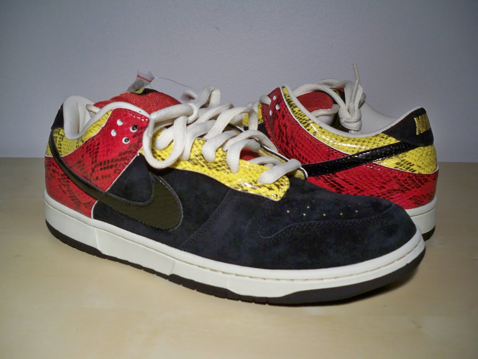 nike sb dunk low snakeskin
