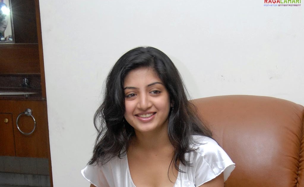 cinema spot poonam kaur deepa ex miss andhra displays cleavage cinema spot poonam kaur deepa ex miss andhra displays cleavage