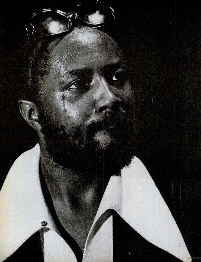 [DH_EbonyMag_2:6.jpg]