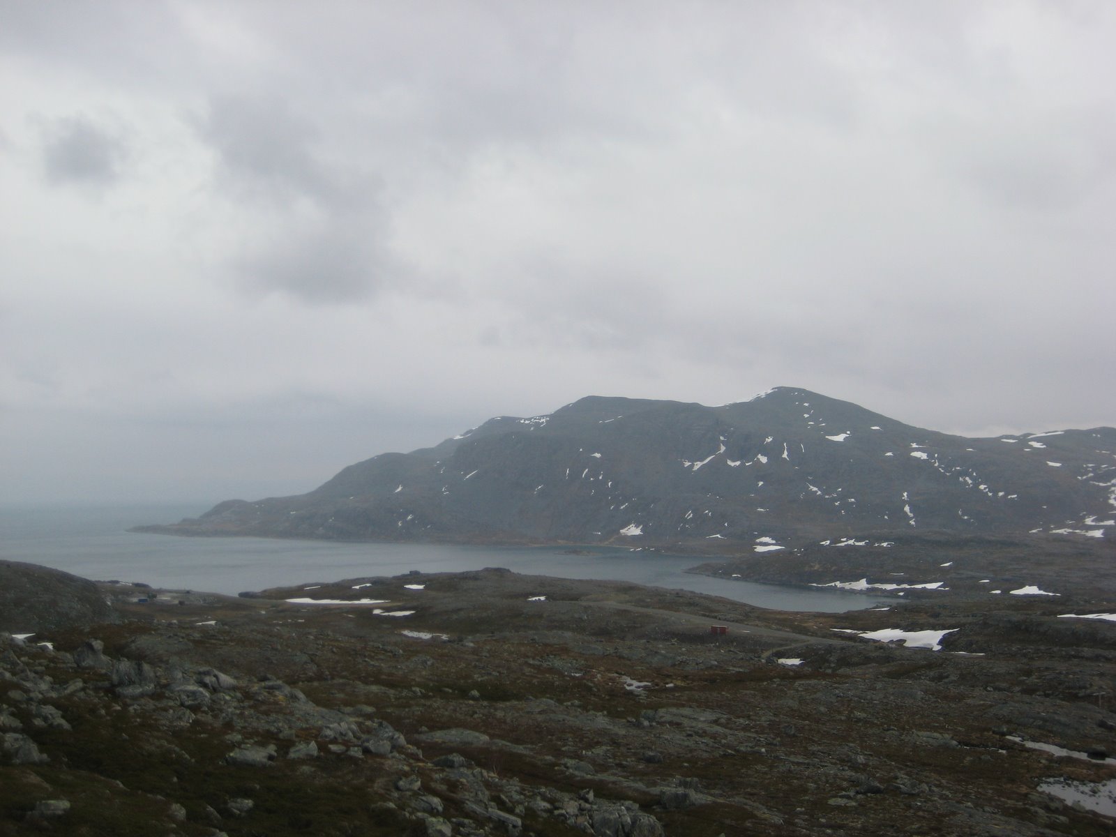 [24Kvalfjord.JPG]