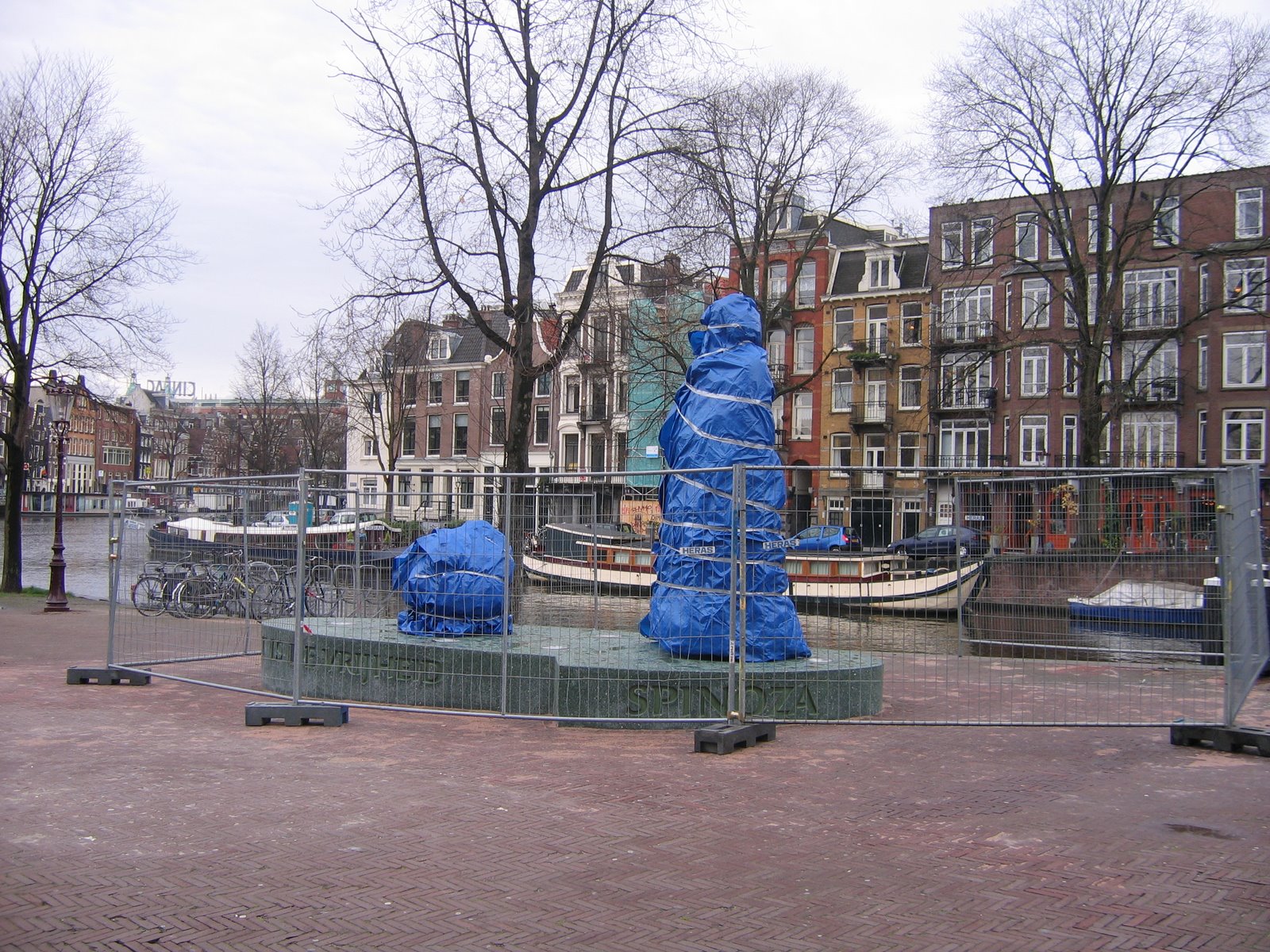 [SpinozaAmsterdammer+004.JPG]