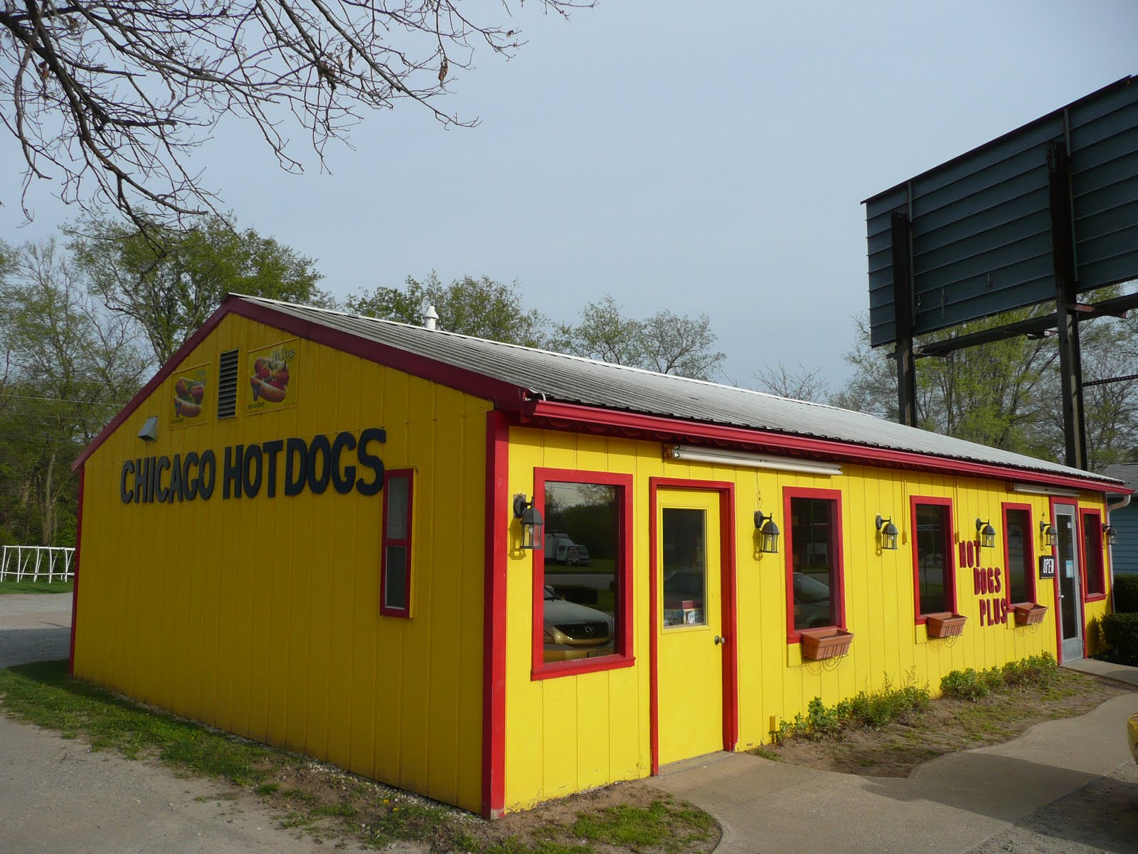 PIG OUT SPOTS Hot Dogs Plus (Niles, MI)