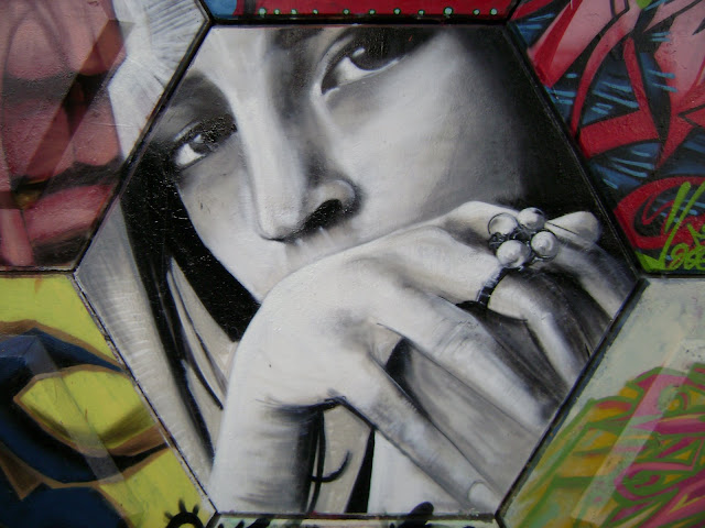 graffiti de izak en concepcion, chile graffiti de izak en concepcion, chile