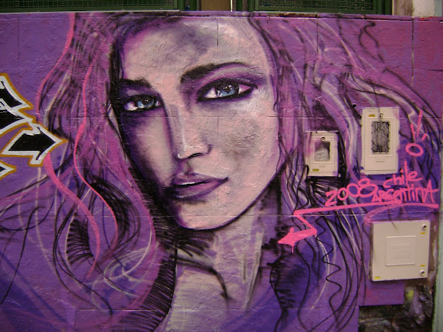 graffiti de izak en palermo, buenos aires graffiti de izak en palermo, buenos aires