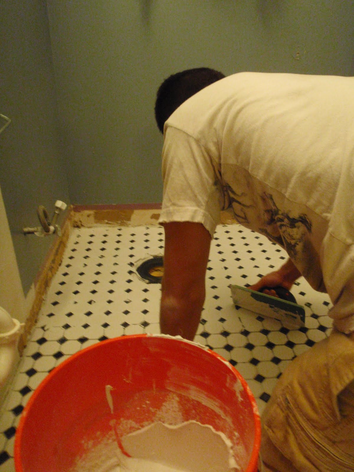 Hammers and High Heels Bathroom Redo Gettin' Our Grout On!