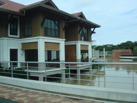 [e988scd+-+leisure+farm.jpg]