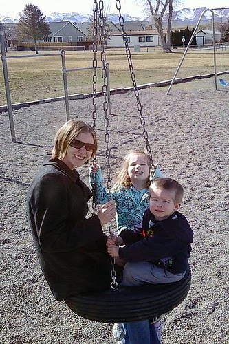 [tire+swing.jpg]