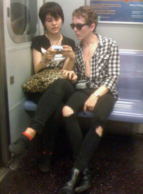 [lesbian+couple.JPG]