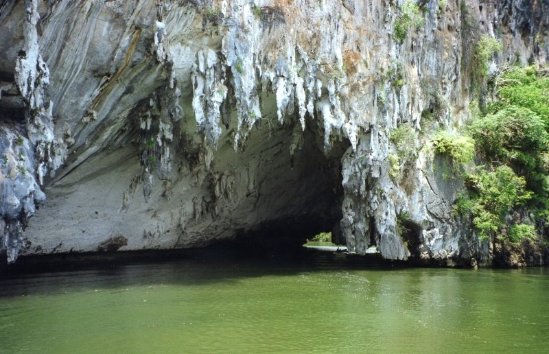 [grutas.jpg]