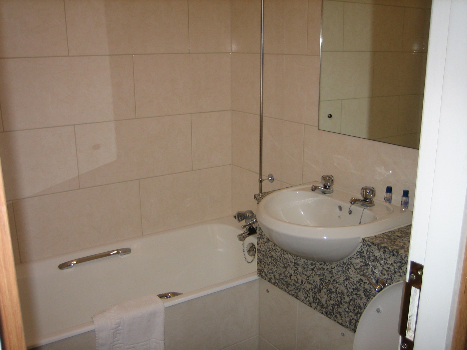 [baÃ±o.jpg]