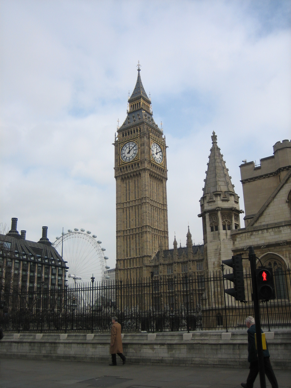 [london+08+055.jpg]