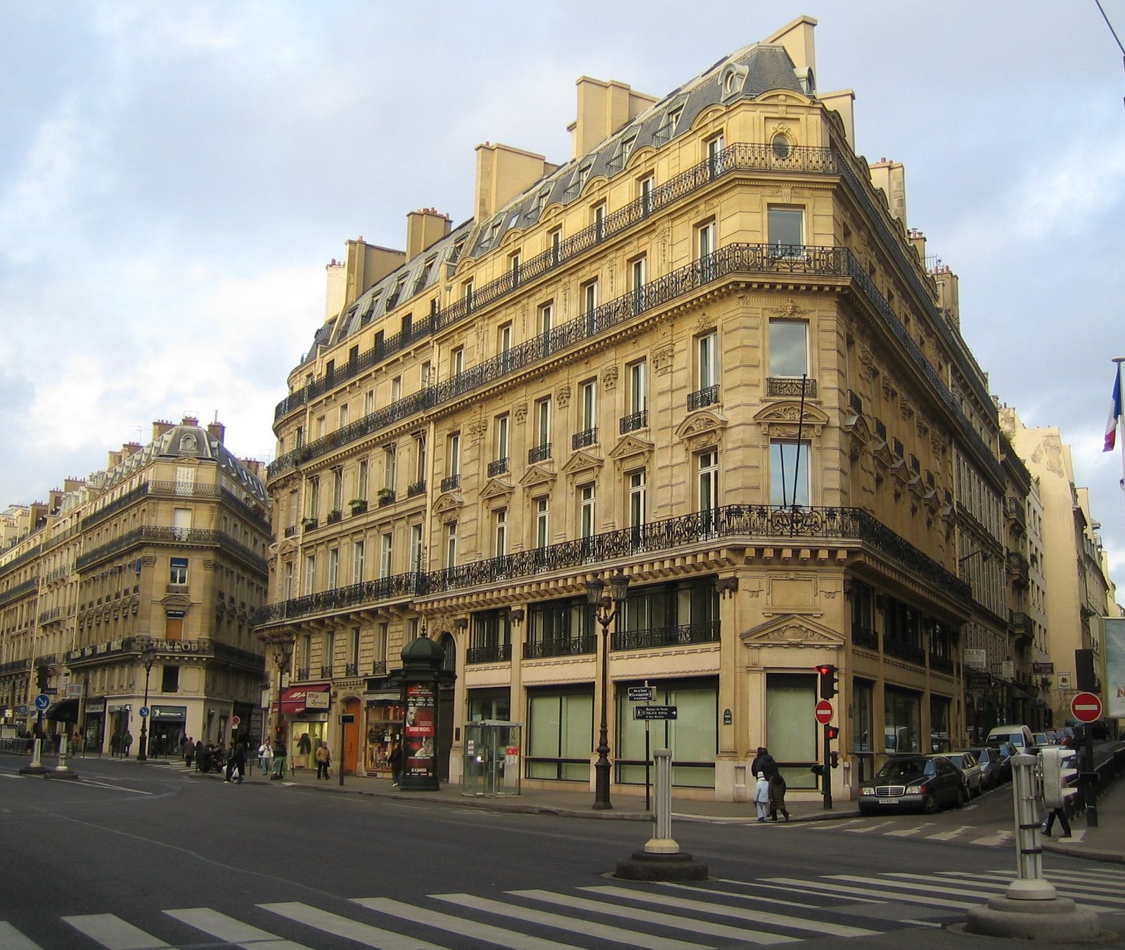 [Paris-immeuble-avenue-opera.jpg]