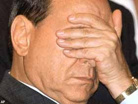 Berlusconi e il caldo a reti unificate. Il "sacco" della Rai non interessa nessuno