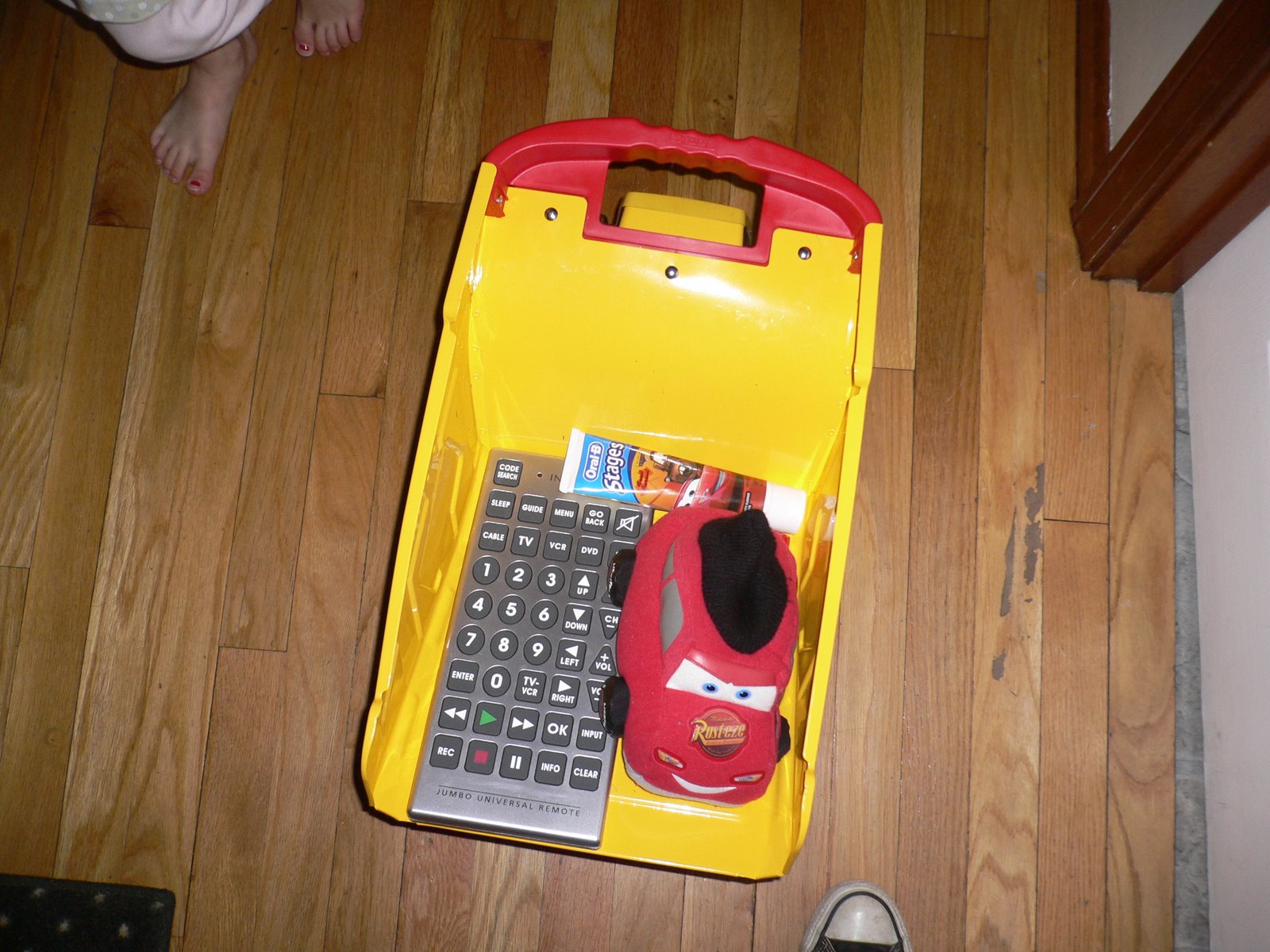 [Giant+Remote+Control+004.jpg]
