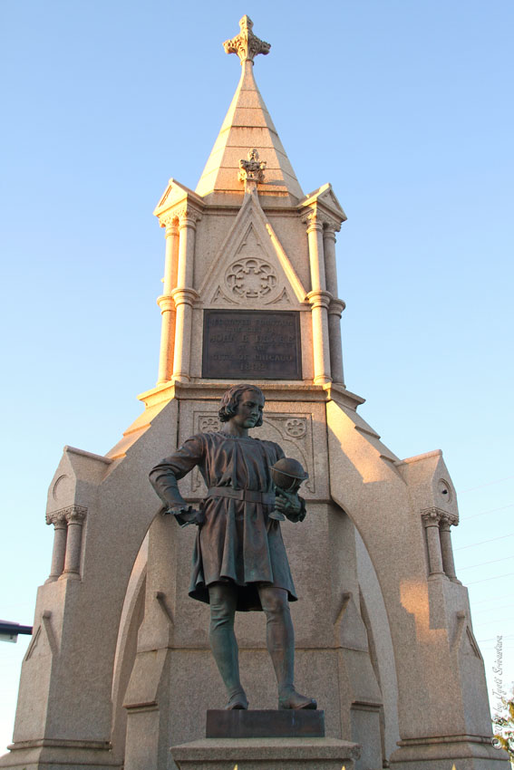 Public Art in Chicago Drake Fountain / The Columbus Monument