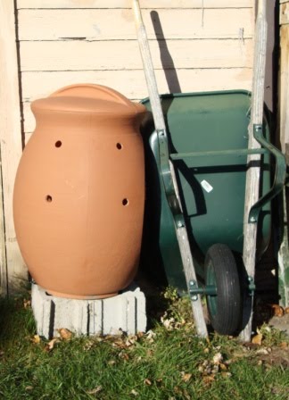 [composter.JPG]