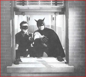 Batman y Robin_escena ventana