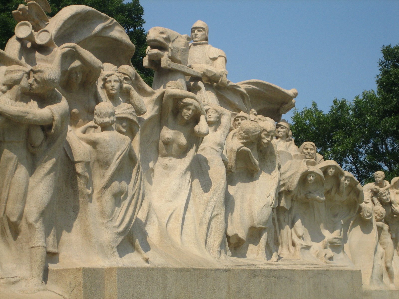 [Taft+Fountain_of_Time_front4.jpg]
