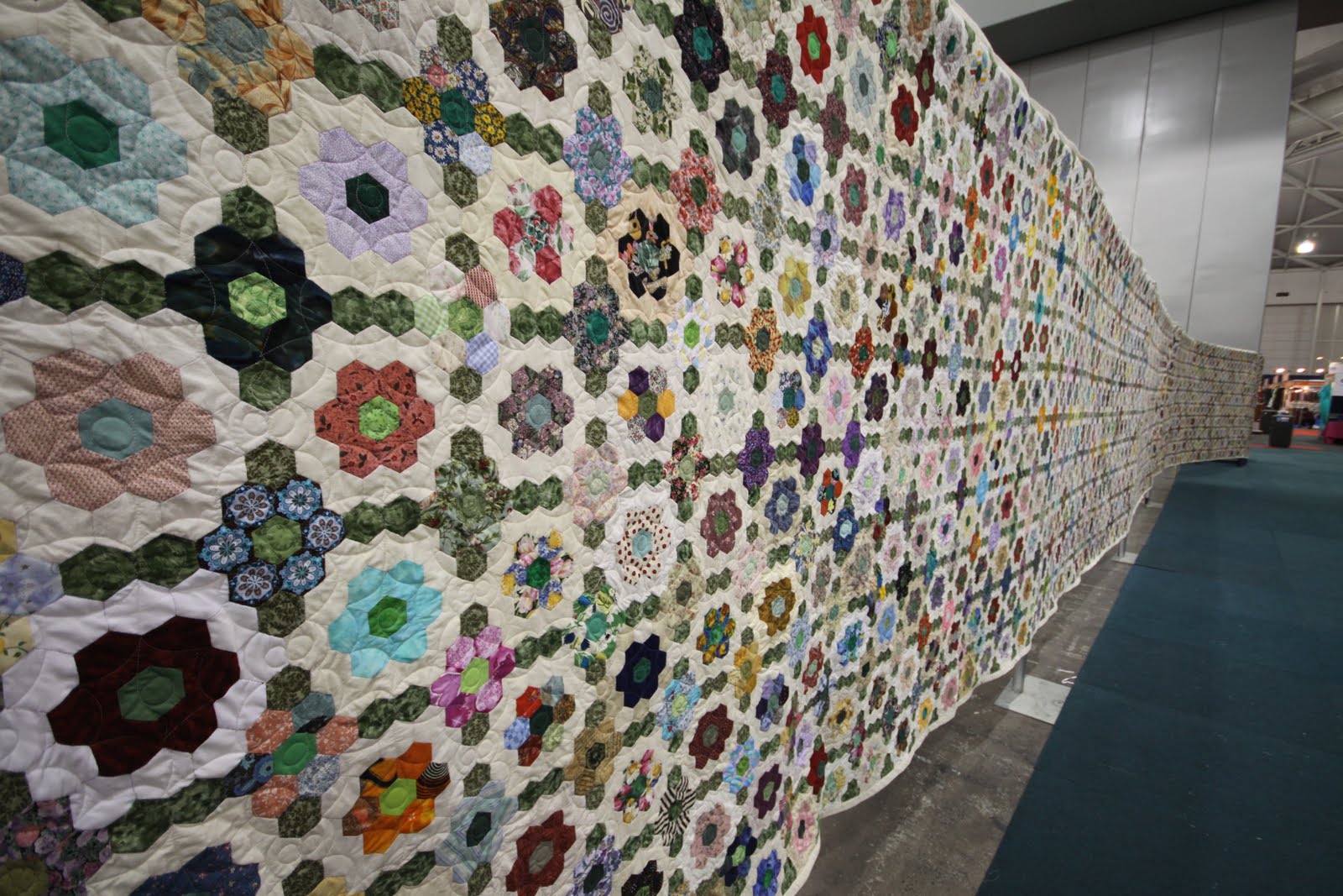 Marianne quilts World's Biggest Hexagon Quilt