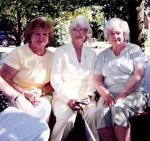 Gayle's Aunt Billie, Aunt Jean & Mother, Helen