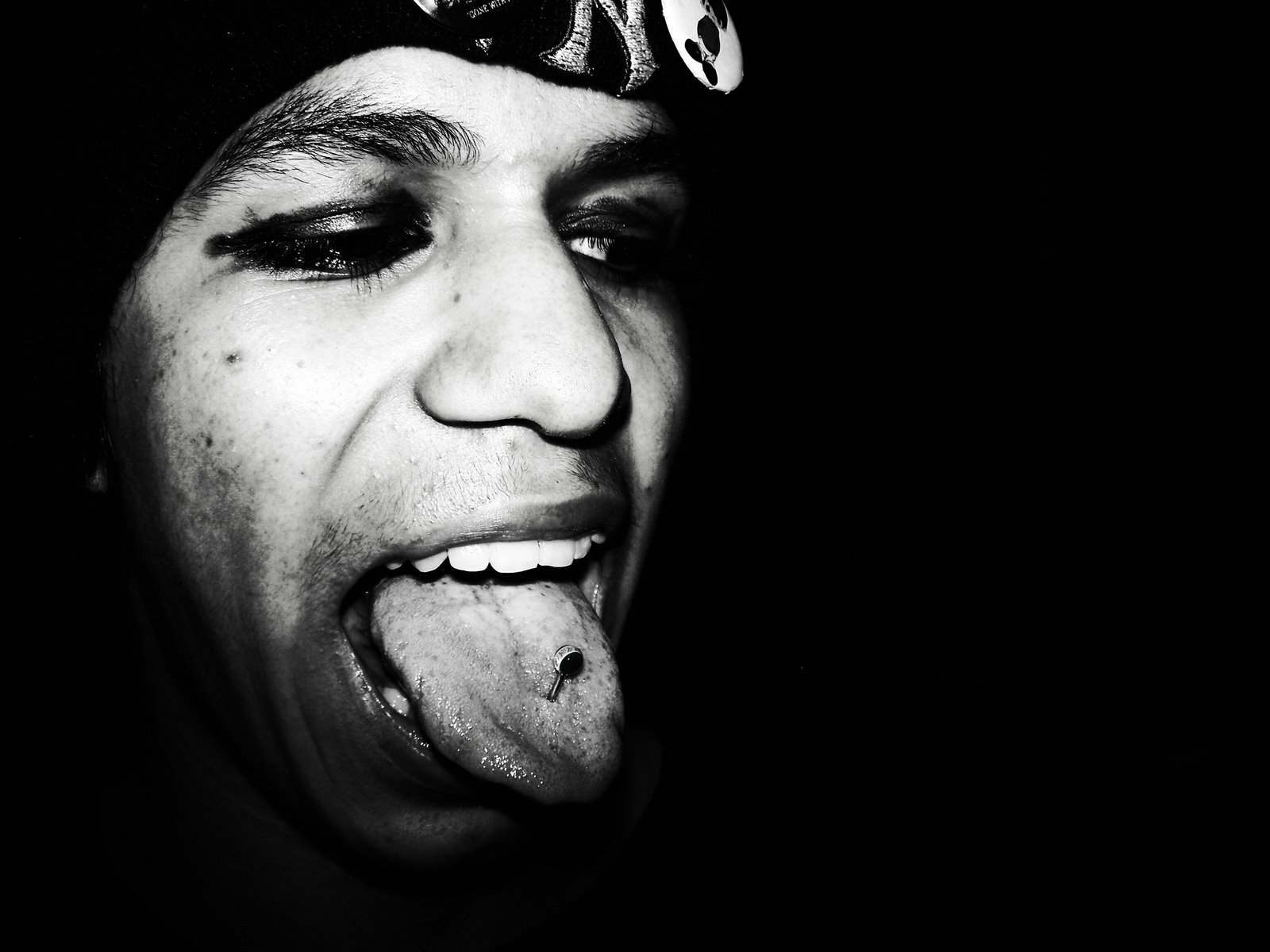 [Piercing,++2+ag-08.jpg]