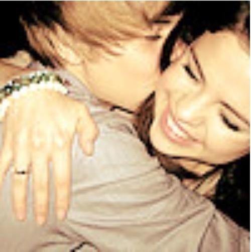 selena gomez and justin bieber dating pictures. justin bieber and selena gomez