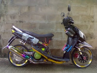 Modifikasi Yamaha Mio Hitam 2011 Pelek Jari Dan Pelek Modifikasi Yamaha Mio Hitam 2011 Pelek Jari Dan Pelek