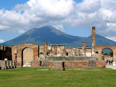 http://4.bp.blogspot.com/_zRvrA91nxE4/SYbxnCe3kXI/AAAAAAAAAqM/T-_H6rb_CwA/s1600/pompeii_temple_of_jupiter.jpg