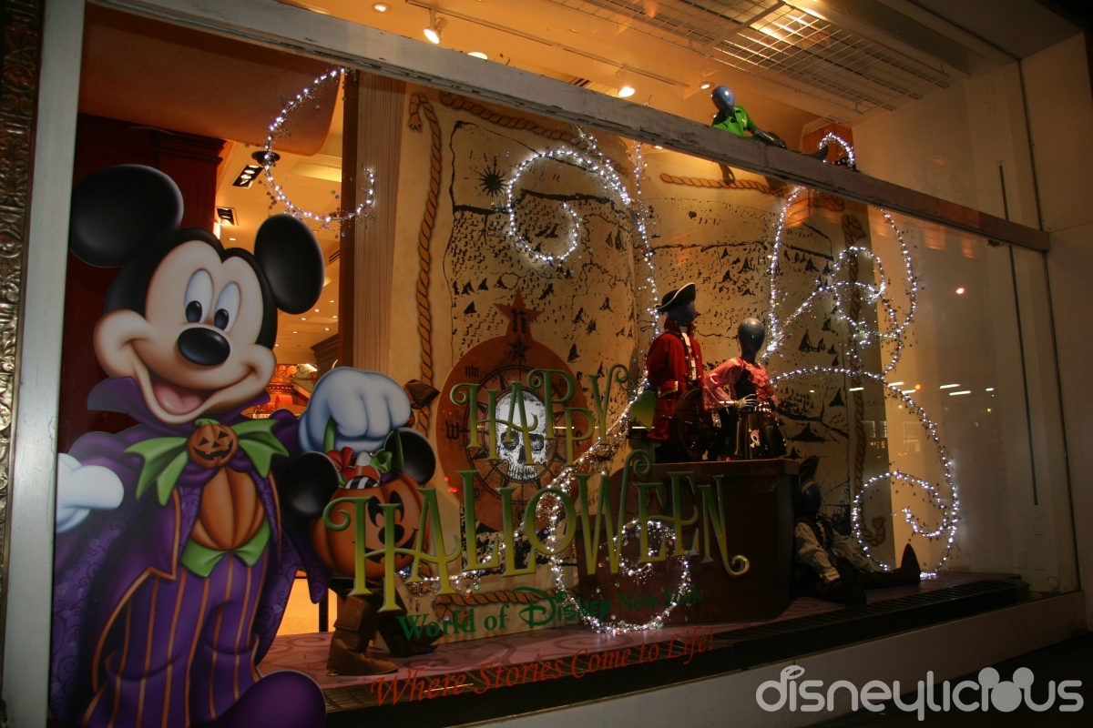 28 Halloween Store Downtown Wdwthemeparks Com News Limited Time Magic Year Of The Spirit Halloween Opens In New Location Near Bangor Mall New Pop Up Halloween Shop In Caesar S Bay