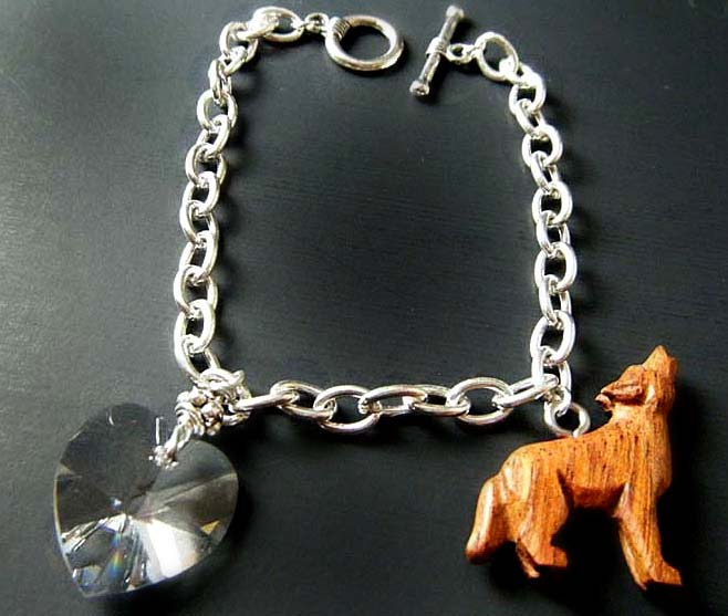 Anastasia Rinaldi New Carved Wood Wolf Bella Bracelets I Couldn T Believe The Amazing Detail On Them And Thought It Looked Just Like Jacob Black This Has To Be How Bella S Bracelet Looks Without A Doubt