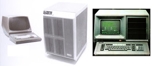Os MicroScopus. À esquerda o primeiro modelo, com os drives no 'carrinho de chá'. À direita o uC200.