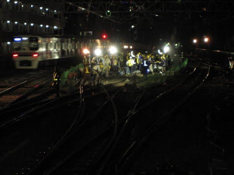 京王線笹塚駅引き上げ線工事　複分岐器導入で都営新宿線10両対応へ