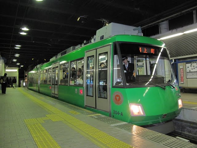 東京急行電鉄世田谷線　上町行き　300系(平日6本運行)