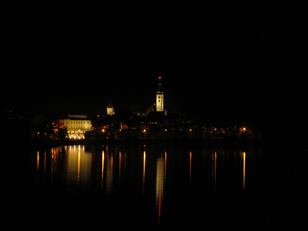 [Tábor-night-2008.jpg]