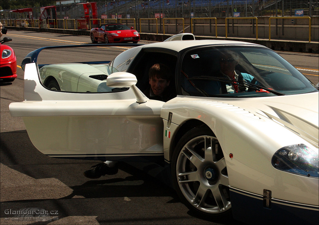 [MC12-5.9.09-012.jpg]