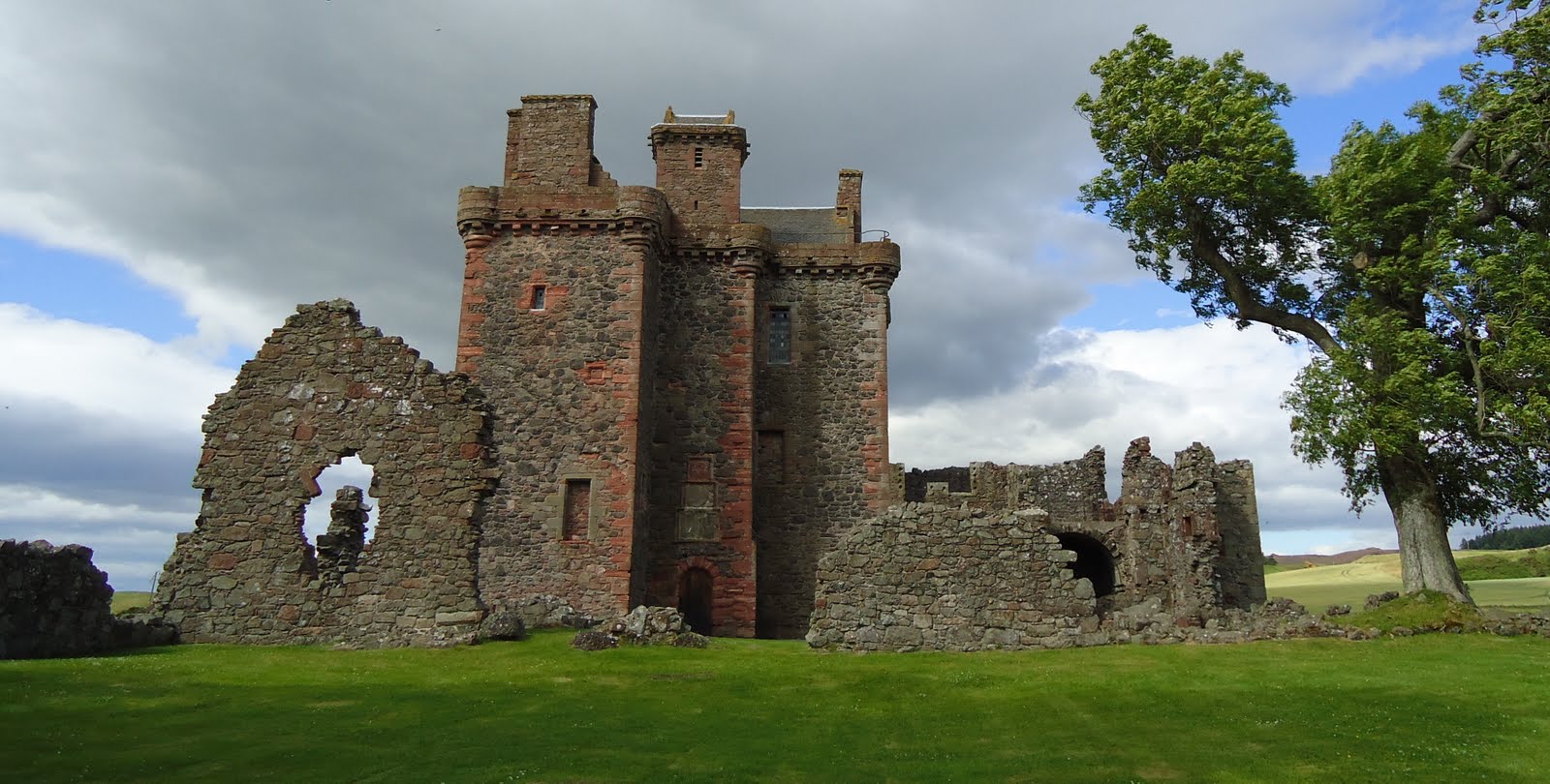 Walking Tour Perth Scotland Walking Tour Perth Scotland