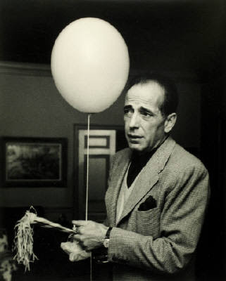 Las ultimas peliculas que has visto - Página 19 Humphrey+Bogart,+at+Liza+Minnelli%27s+6th+birthday+party,+1952