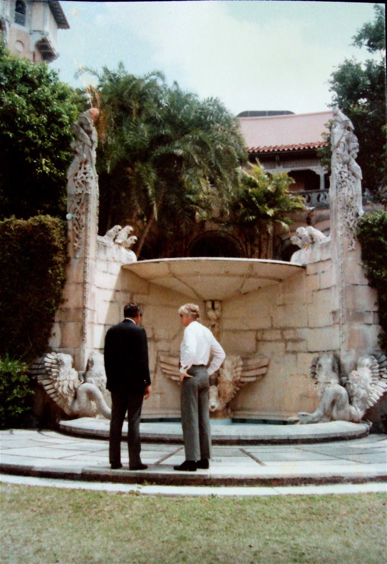 [WFC-RodieMarALagFoutain.JPG]