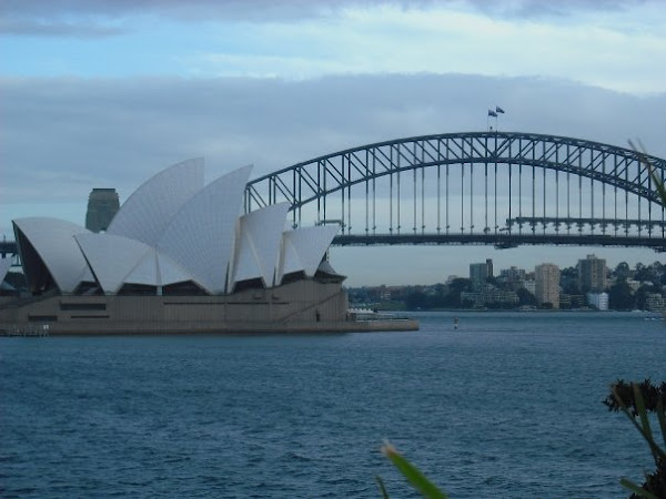 Sydney harbour bridge opera house