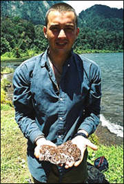 [_40047094_adamdavies300.jpg]