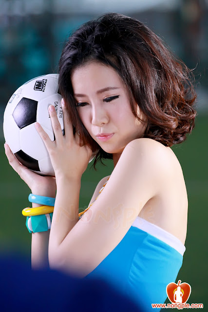 ขาว สวยหมวย อึ๋ม : Girly Berry - I Love World Cup