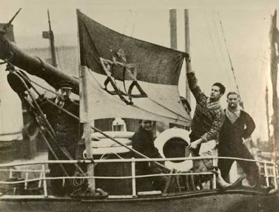 מגן דוד על הדגל של אוניית צי סוחר עברי הראשונה