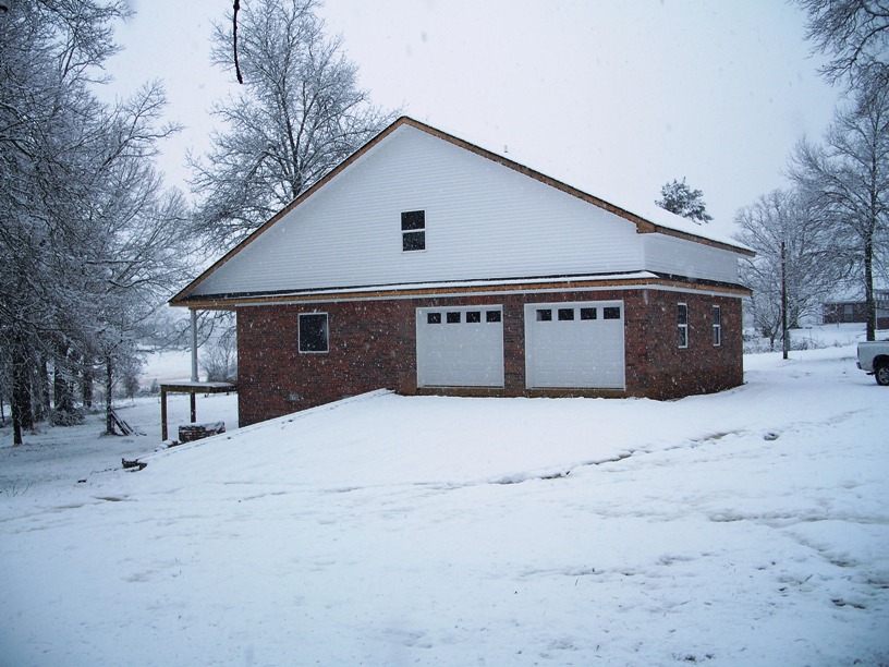 [New+House+in+Snow.jpg]
