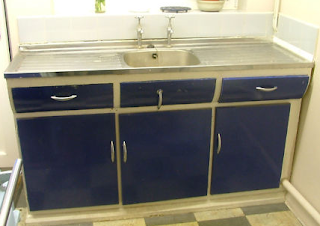 if you can manage a little bit of repair work you two drawers and three cupboards the middle draw is a dummy panel and the handle needs re attaching - Retro Kitchen Sink if you can manage a little bit of repair work you two drawers and three cupboards the middle draw is a dummy panel and the handle needs re attaching - Retro Kitchen Sink